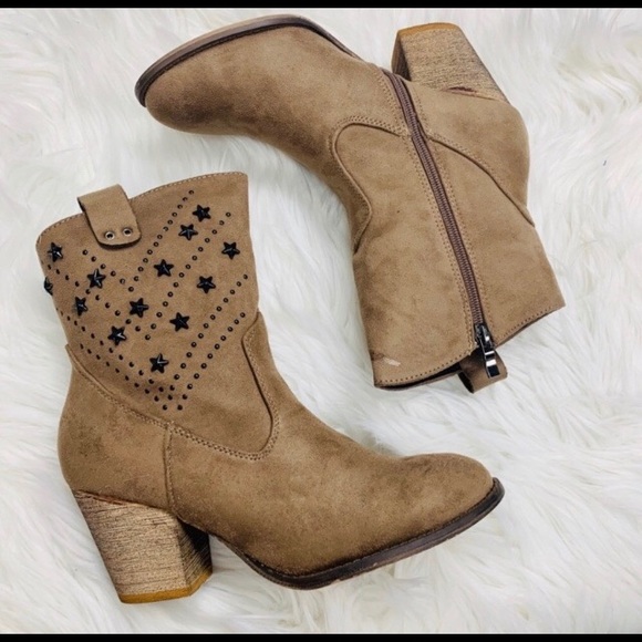 Faux Suede Western Style Boots - Picture 8 of 8